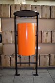 Урна для мусора мусорка уличная стационарная оранжевый